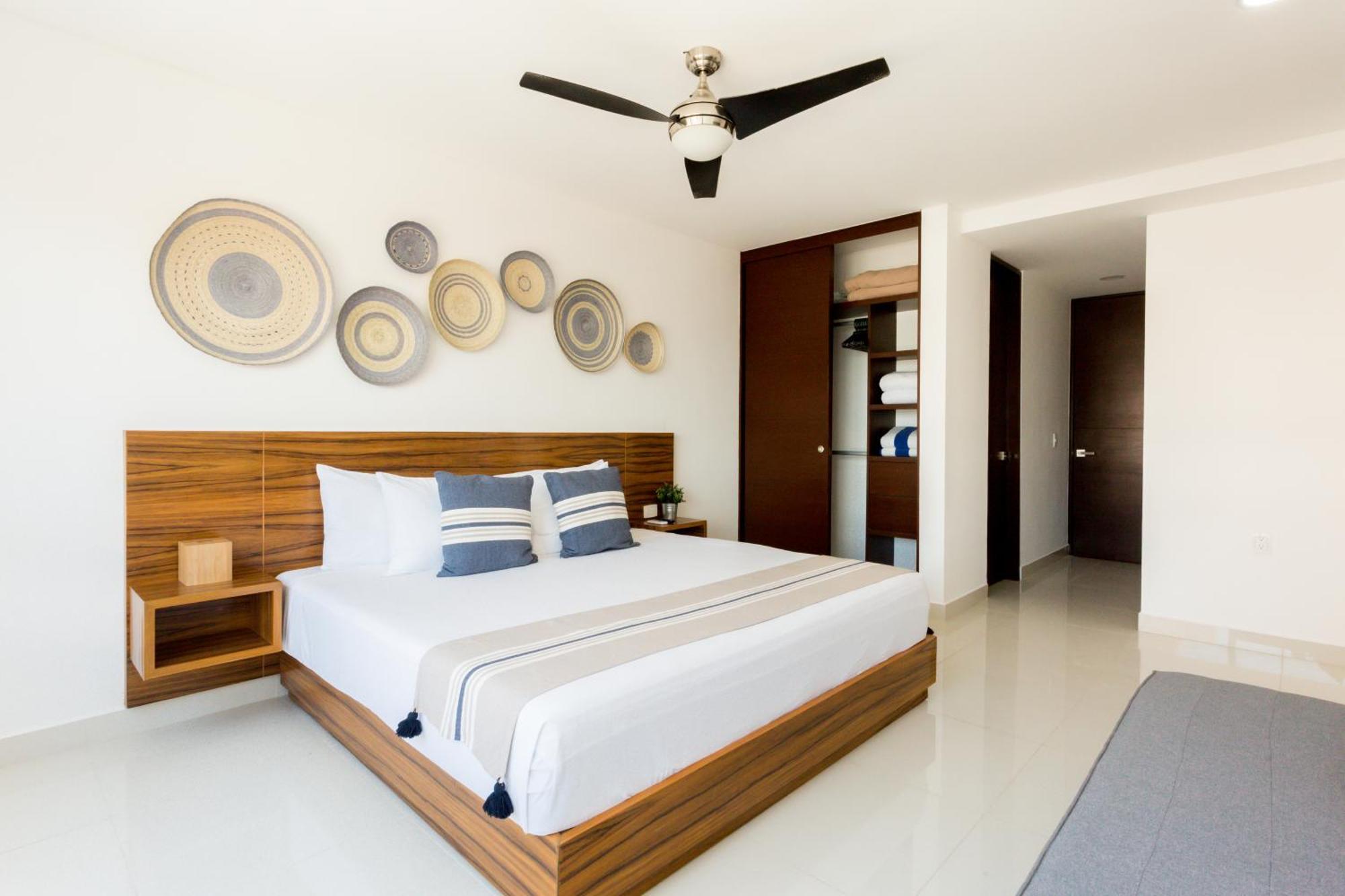 Departamento En Zona Hotelera Con Acceso A Alberca En Rooftop *